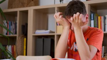 Depression: pre-teens and teenagers